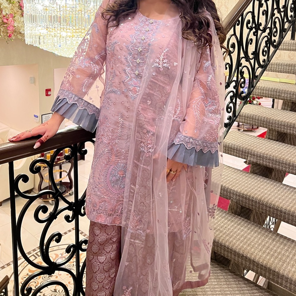Salwar Kamees Set - Picture 3 of 10
